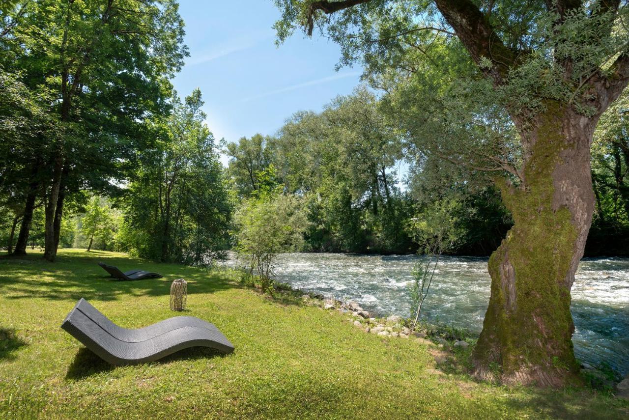 Logis Restaurant Les 2 Rives - A75, En Bordure De Riviere Banassac