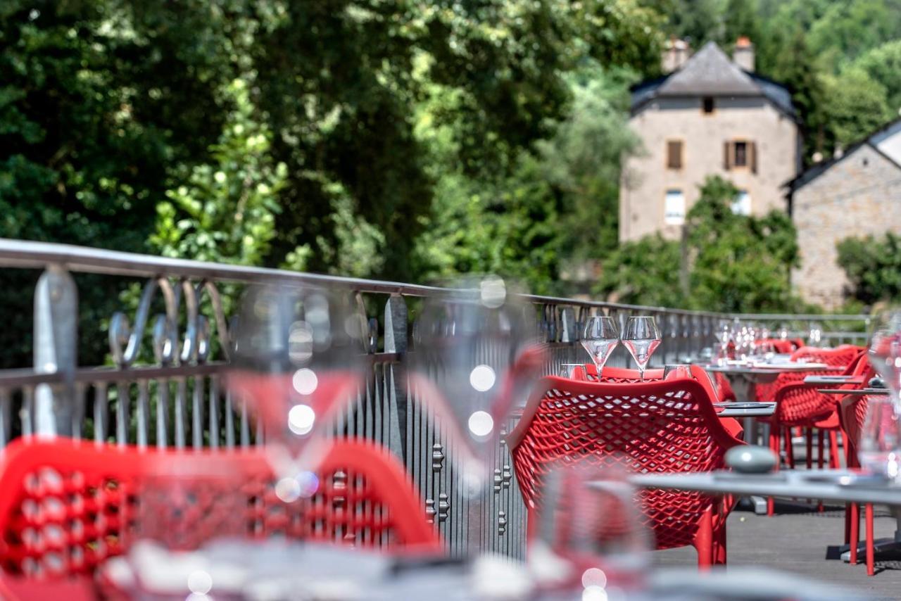 Logis Restaurant Les 2 Rives - A75, En Bordure De Riviere 3*